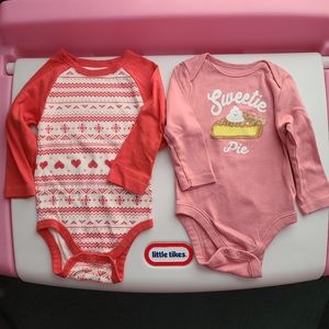 Bundle of 2 onesies 12-18 months